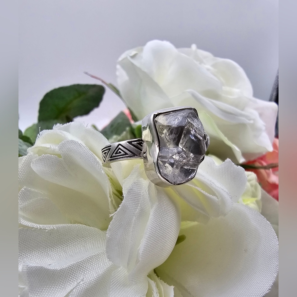 🥰 EMPOWERED RING - Picture 11 of 12